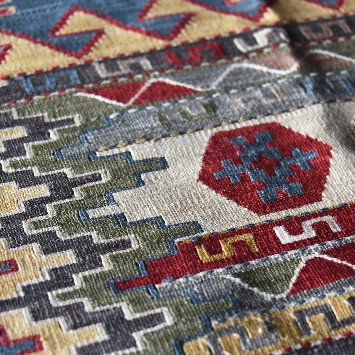 トルコ製手織りキリム .K046（185cm×122cm）